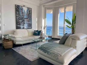 Stunning 2 bedroom flat with sea view on Croisette